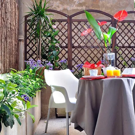 Pantheon Guest house 4*