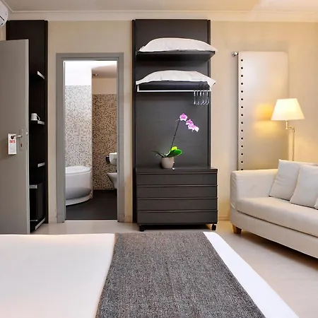 Pantheon Guest house 4*